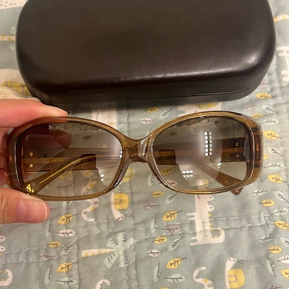 Louis Vuitton Sunglasses (PRICE FIRM) - Picture 1 of 11